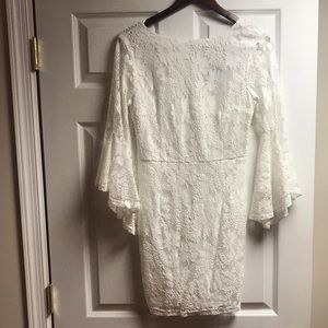 White Lace Bell Sleeve Bodycon Dress